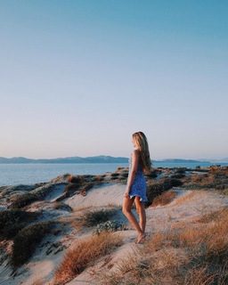 Viviane Geppert feet photo thumbnail