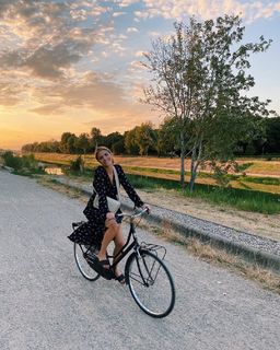 Viviane Geppert feet photo thumbnail