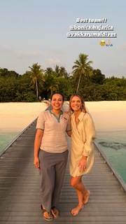 Viviane Geppert feet photo thumbnail