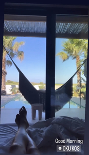 Viviane Geppert feet photo thumbnail