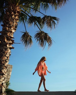 Viviane Geppert feet photo thumbnail