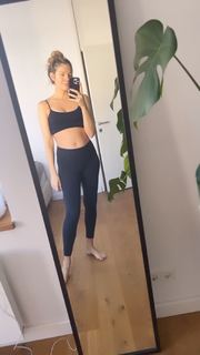 Viviane Geppert feet photo thumbnail