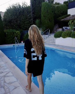 Viviane Geppert feet photo thumbnail