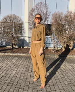 Viviane Geppert feet photo thumbnail