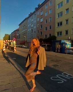 Viviane Geppert feet photo thumbnail