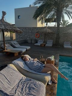 Viviane Geppert feet photo thumbnail