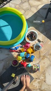 Viviane Geppert feet photo thumbnail