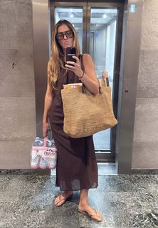 Viviane Geppert feet photo thumbnail