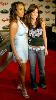 Vivica A. Fox feet photo thumbnail