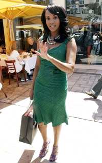 Vivica A. Fox feet photo thumbnail