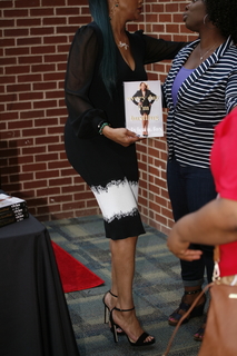 Vivica A. Fox feet photo thumbnail