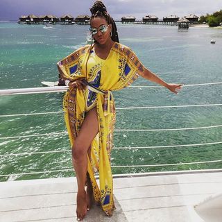 Vivica A. Fox feet photo thumbnail