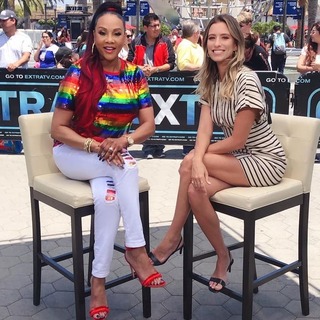 Vivica A. Fox feet photo thumbnail