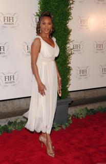 Vivica A. Fox feet photo thumbnail
