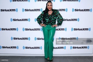 Vivica A. Fox feet photo thumbnail