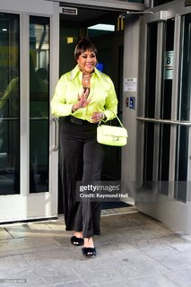 Vivica A. Fox feet photo thumbnail