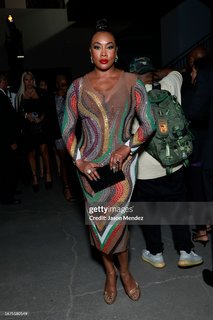 Vivica A. Fox feet photo thumbnail