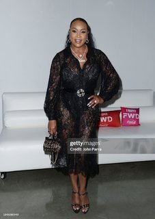 Vivica A. Fox feet photo thumbnail