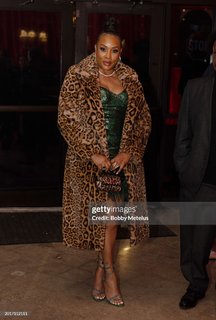 Vivica A. Fox feet photo thumbnail