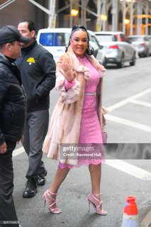 Vivica A. Fox feet photo thumbnail