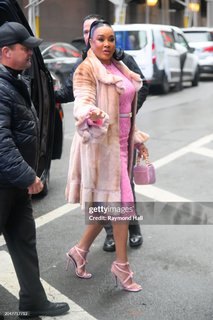 Vivica A. Fox feet photo thumbnail