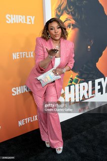 Vivica A. Fox feet photo thumbnail