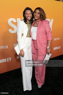 Vivica A. Fox feet photo thumbnail