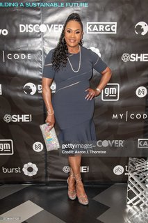 Vivica A. Fox feet photo thumbnail
