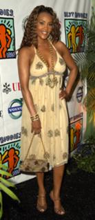 Vivica A. Fox feet photo thumbnail