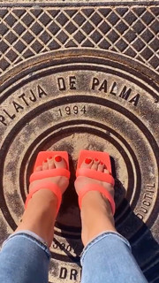 Vivien Konca feet photo 4