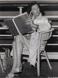 Vivien Leigh feet photo 15
