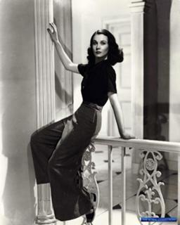 Vivien Leigh feet photo 14