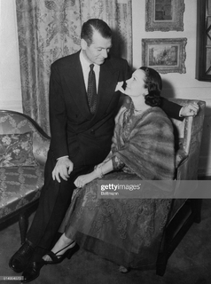 Vivien Leigh feet photo 3