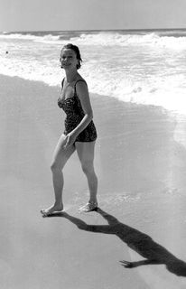 Vivien Leigh feet photo 2