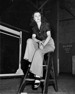 Vivien Leigh feet photo 1