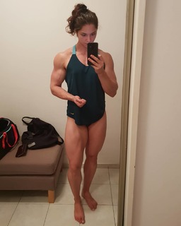 Vladislava Galagan feet photo thumbnail