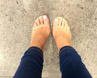 Vogue Williams feet photo thumbnail