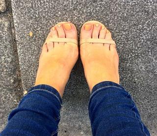 Vogue Williams feet photo thumbnail