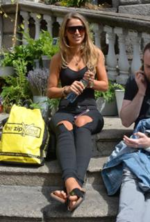 Vogue Williams feet photo thumbnail