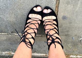 Vogue Williams feet photo thumbnail