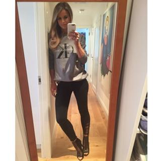 Vogue Williams feet photo thumbnail
