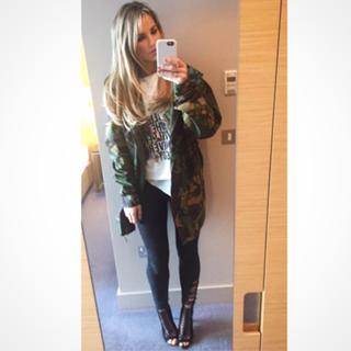 Vogue Williams feet photo thumbnail