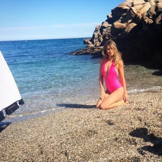 Vogue Williams feet photo thumbnail