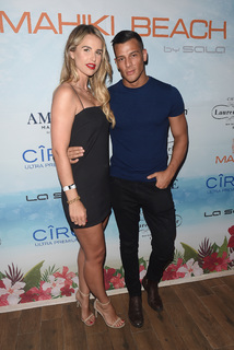 Vogue Williams feet photo thumbnail