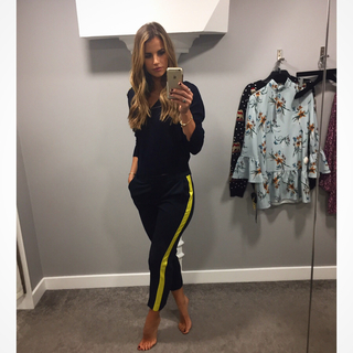 Vogue Williams feet photo thumbnail