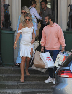 Vogue Williams feet photo thumbnail