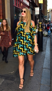 Vogue Williams feet photo thumbnail