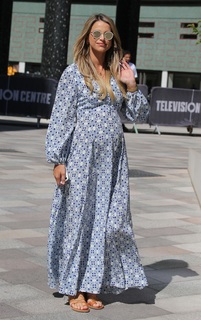 Vogue Williams feet photo thumbnail