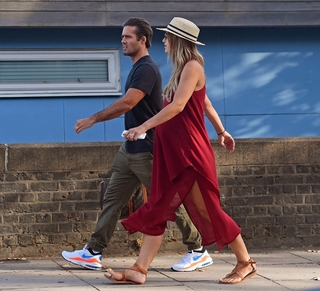 Vogue Williams feet photo thumbnail