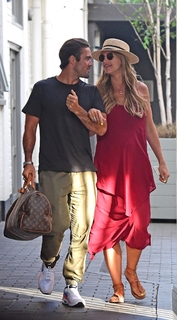 Vogue Williams feet photo thumbnail